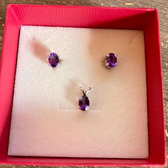 Oval Amethyst Stud Earrings - Picture 4 of 8